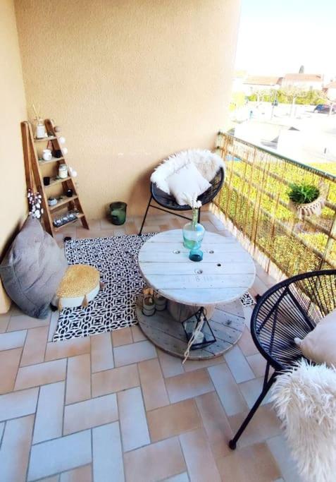 Un Nid D'Amour Apartment Ruoms Exterior photo