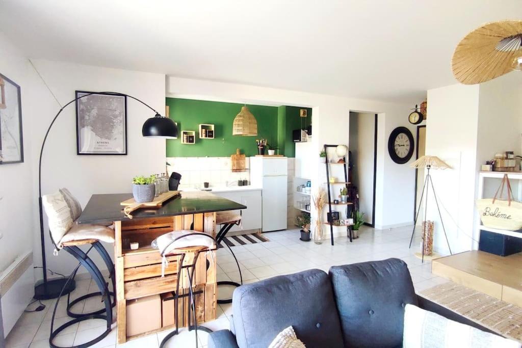Un Nid D'Amour Apartment Ruoms Exterior photo